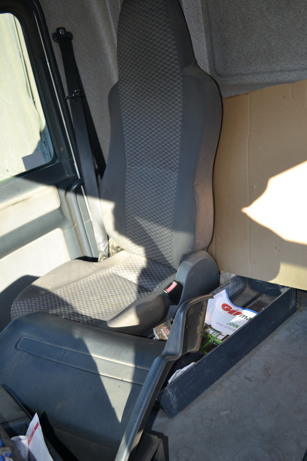 MAN teherautó daruval 25