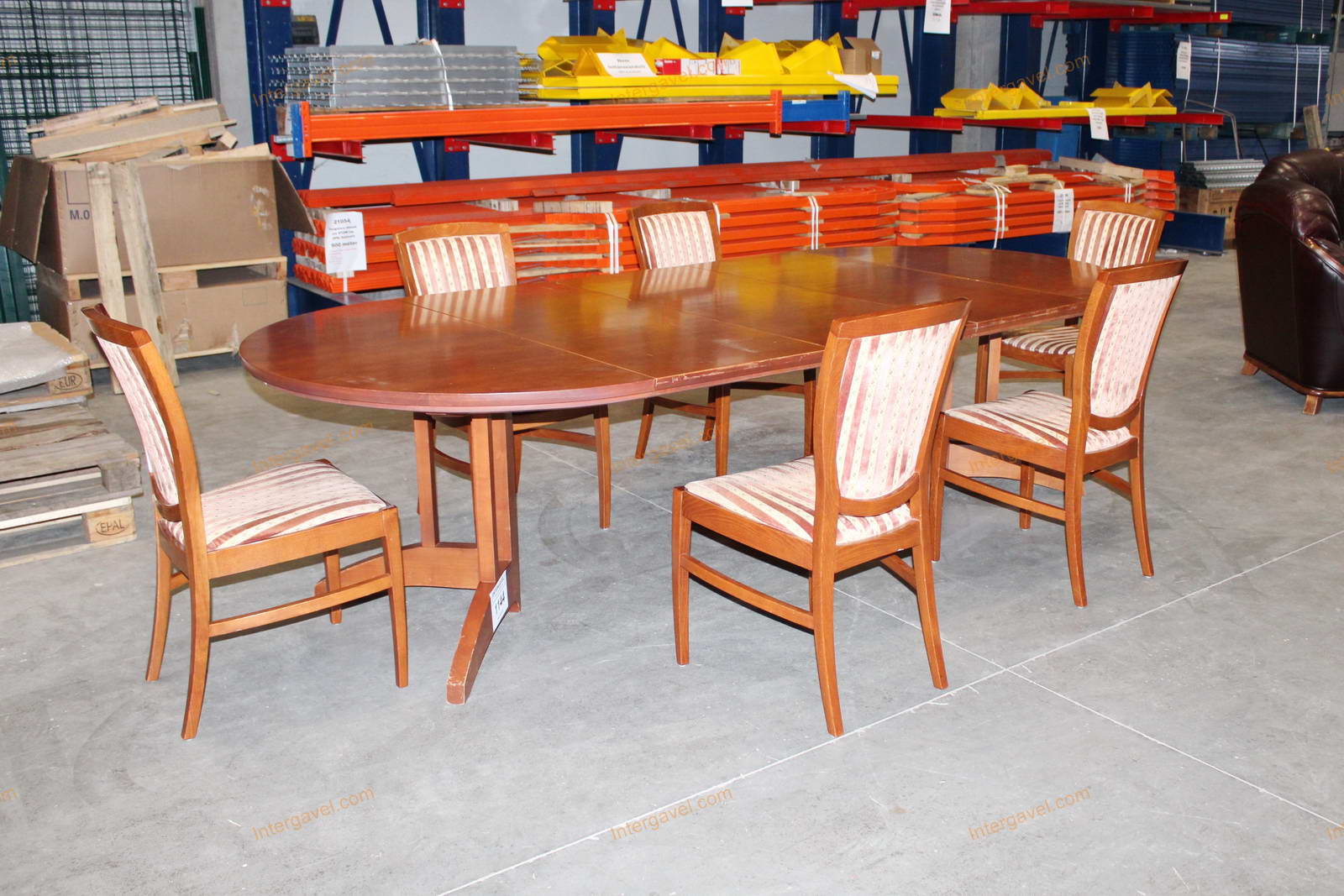 Étkező asztal és székek 2