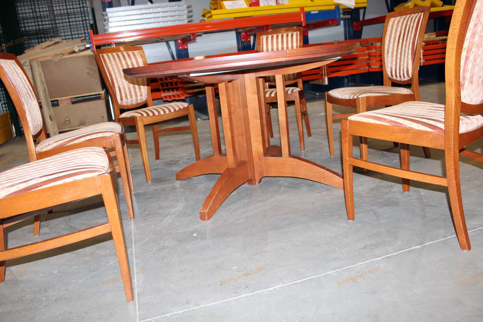 Étkező asztal és székek 5