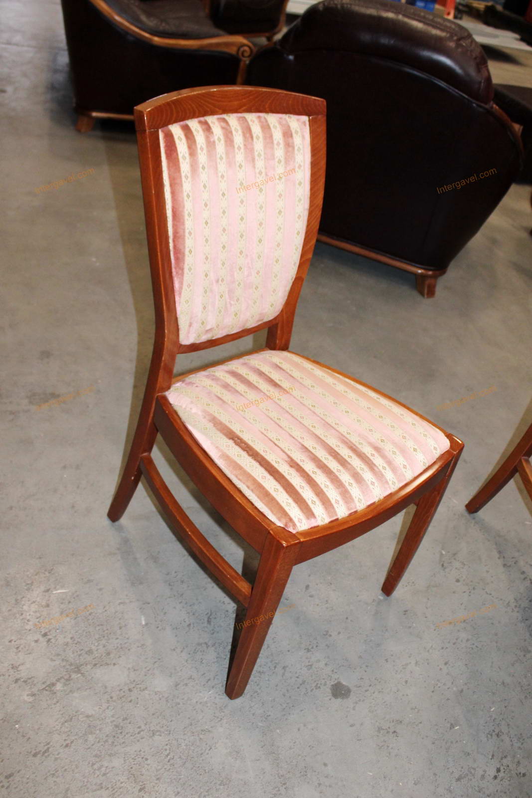 Étkező asztal és székek 20