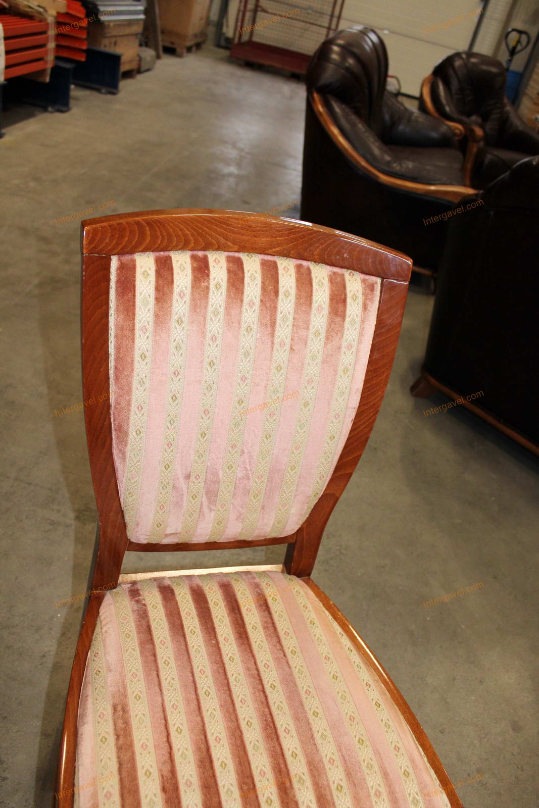 Étkező asztal és székek 22