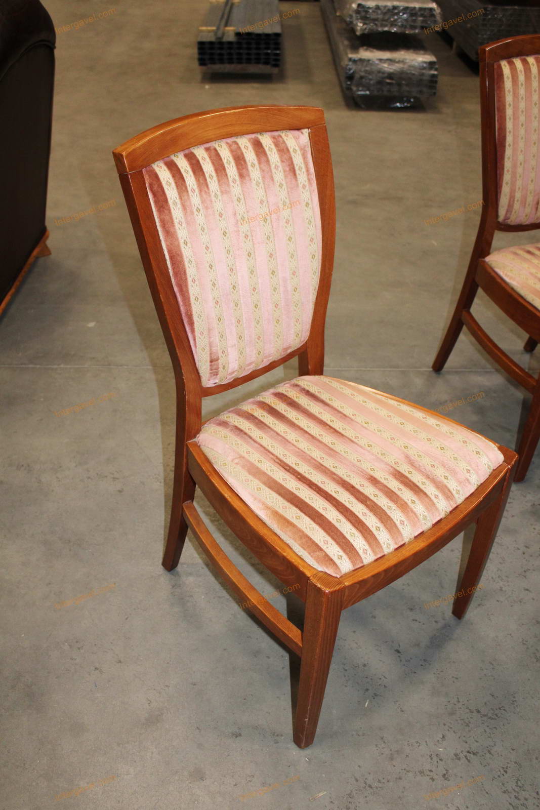 Étkező asztal és székek 24