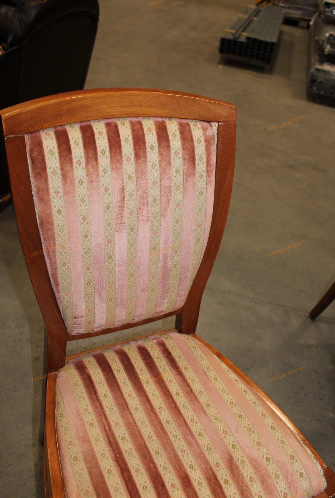 Étkező asztal és székek 26