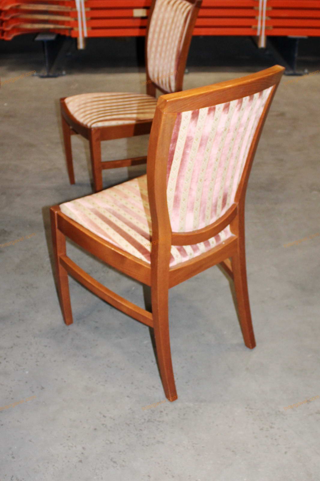 Étkező asztal és székek 27