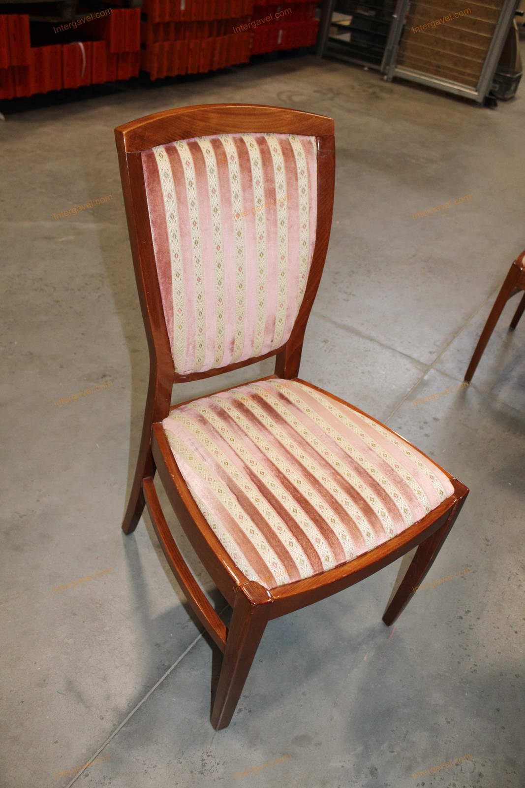 Étkező asztal és székek 28