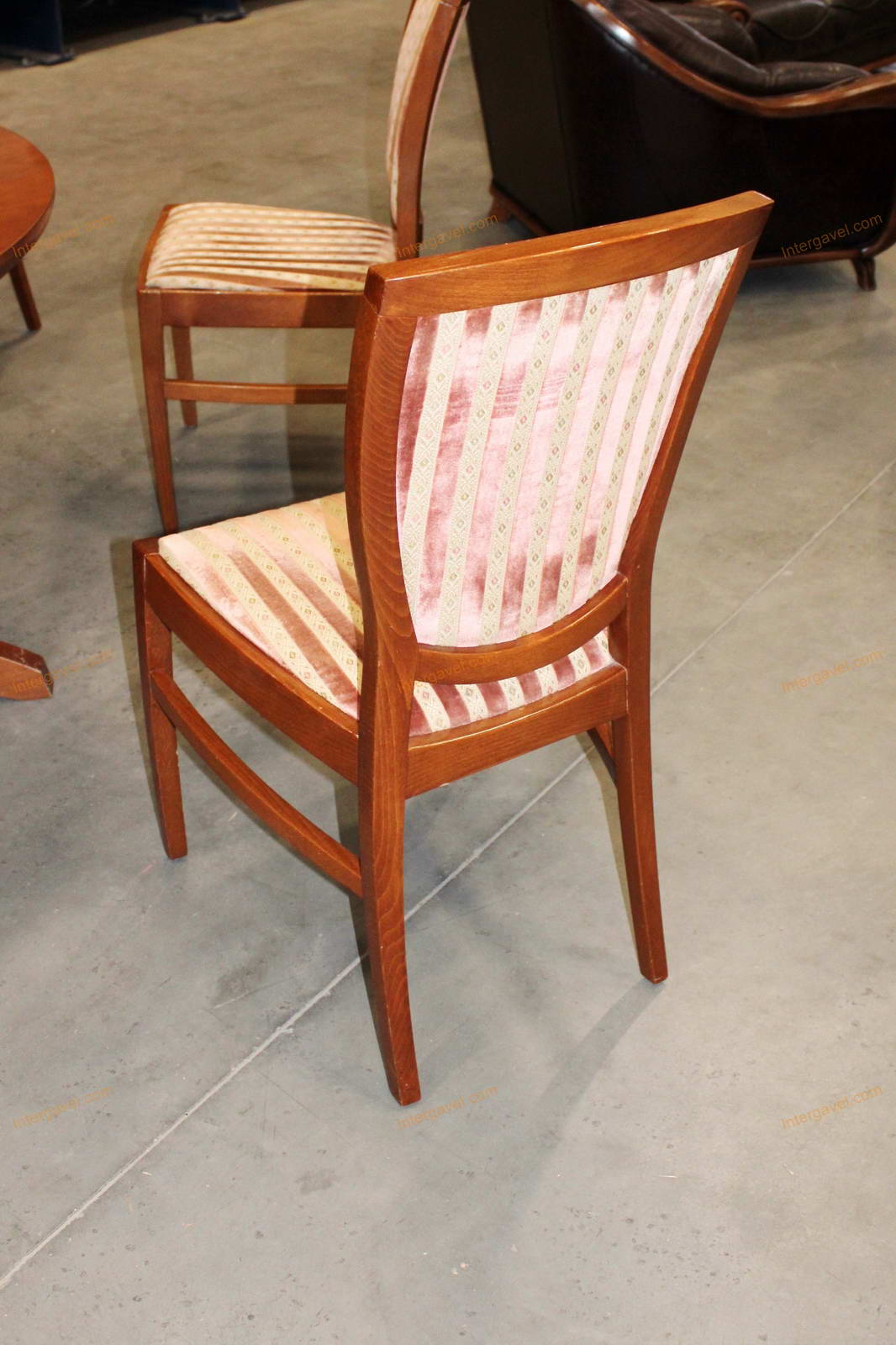 Étkező asztal és székek 29