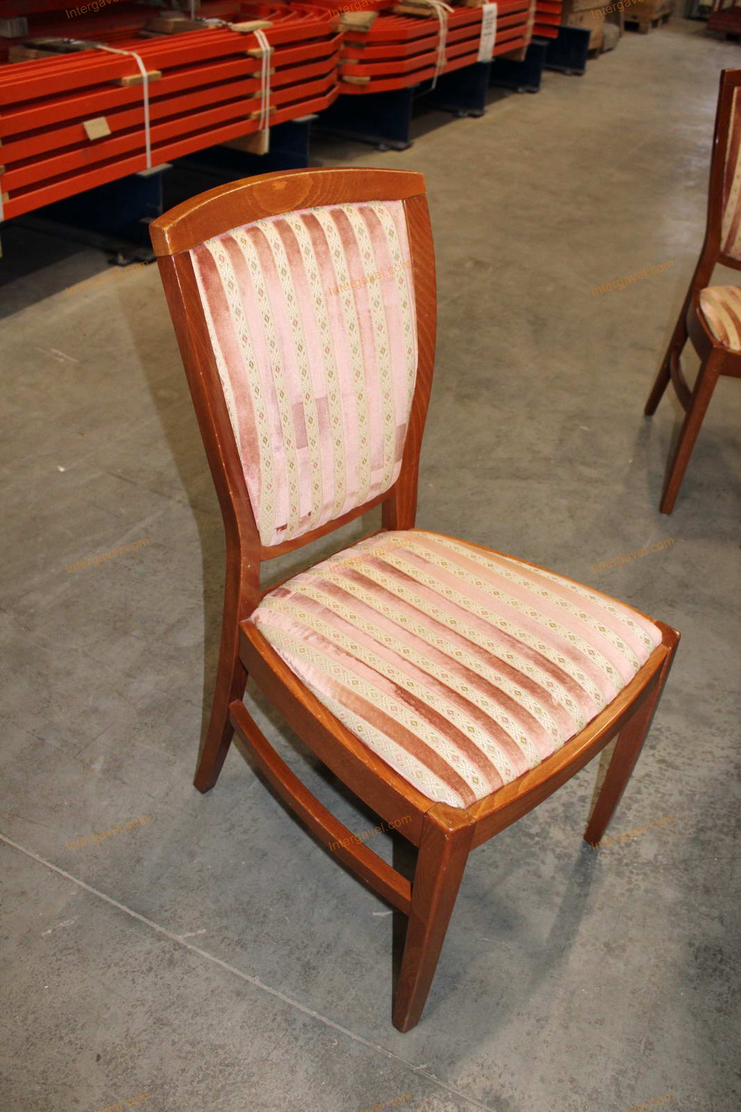 Étkező asztal és székek 34