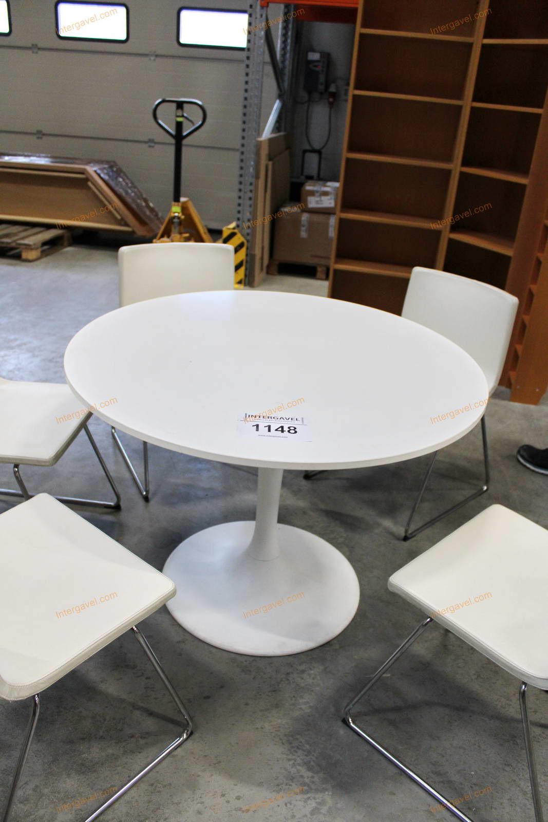 Asztal és székek 2