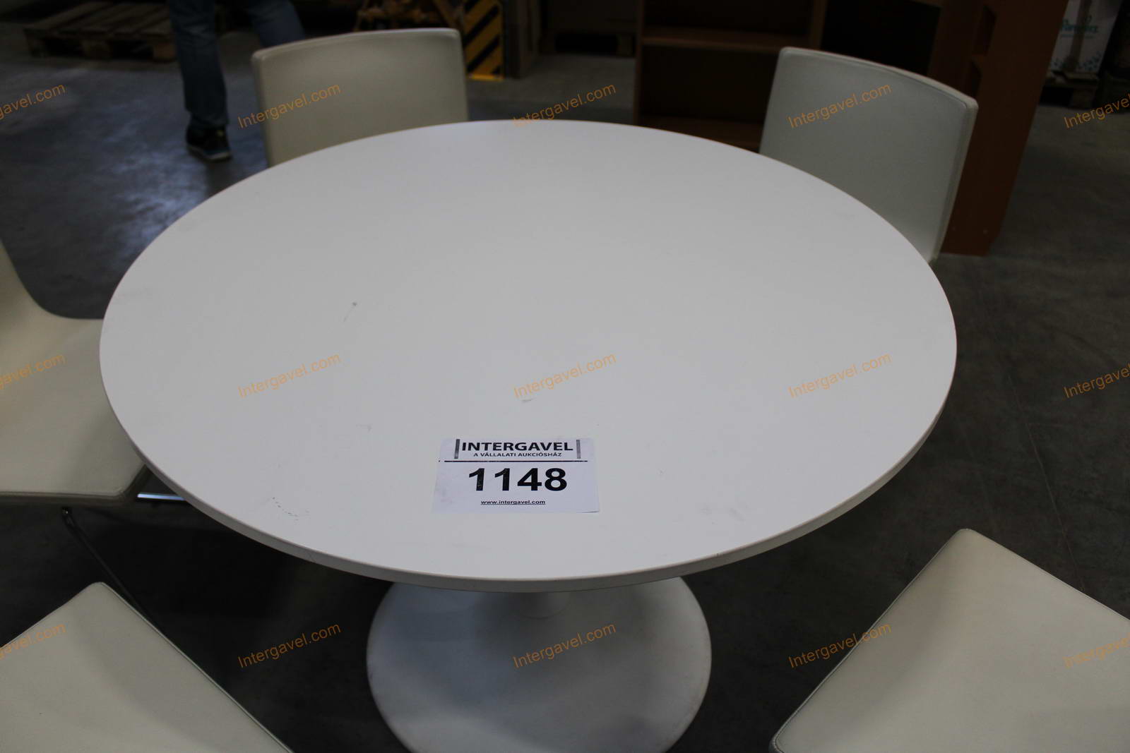 Asztal és székek 3