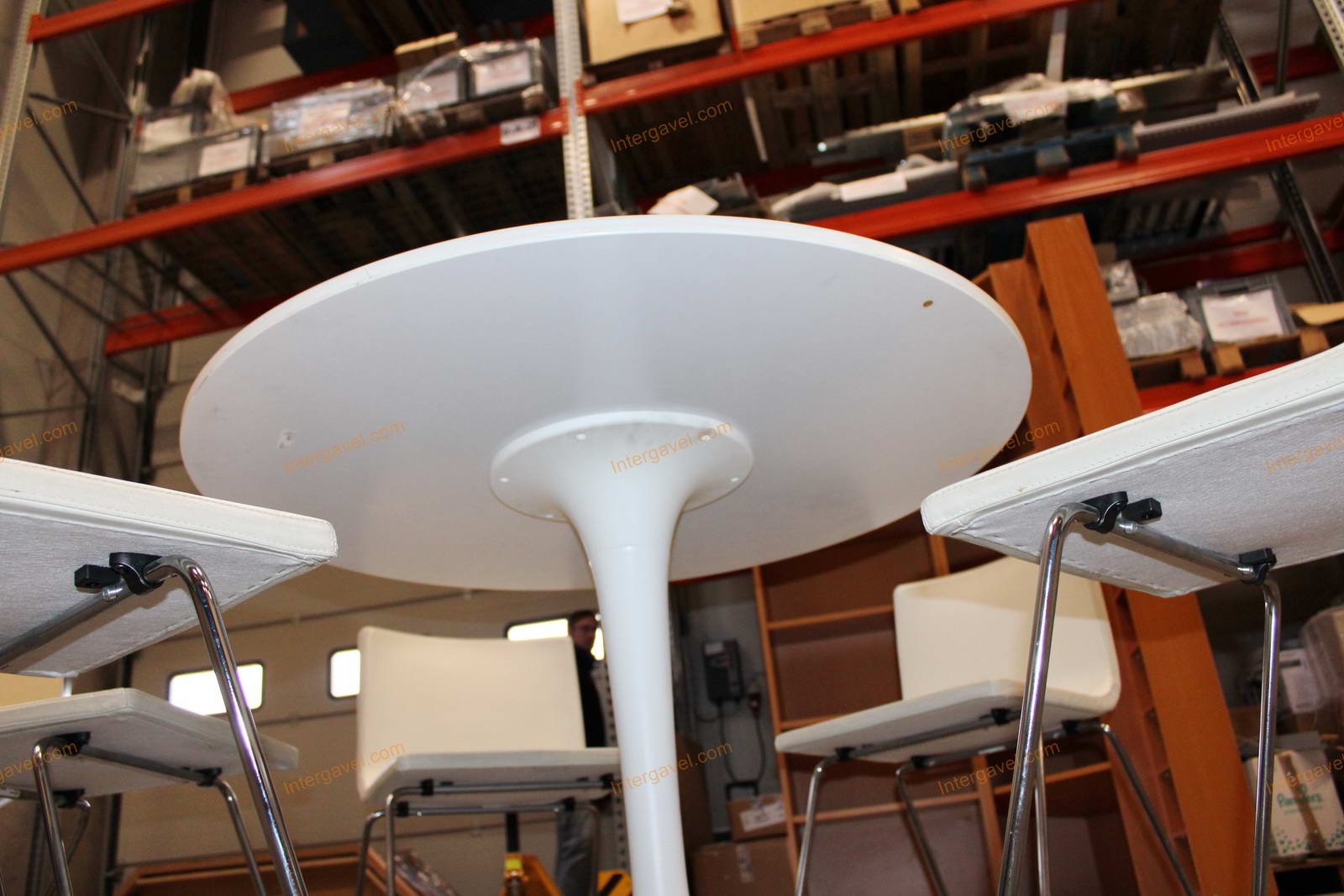 Asztal és székek 4