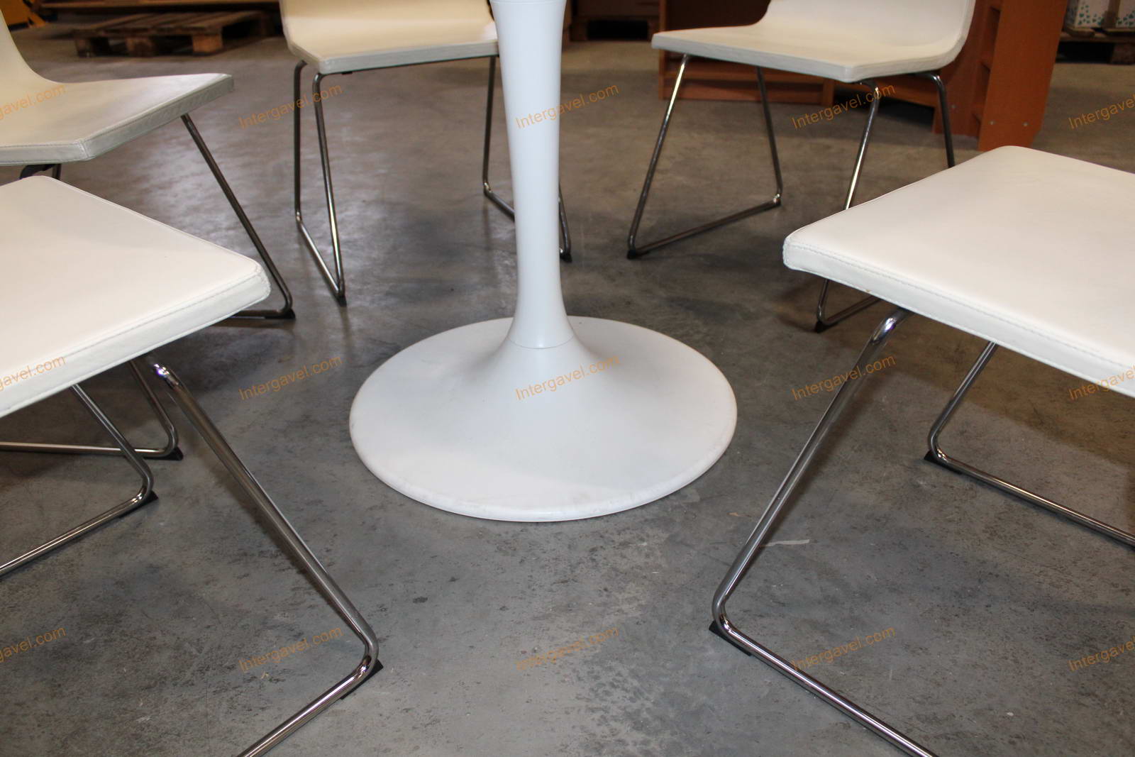 Asztal és székek 5