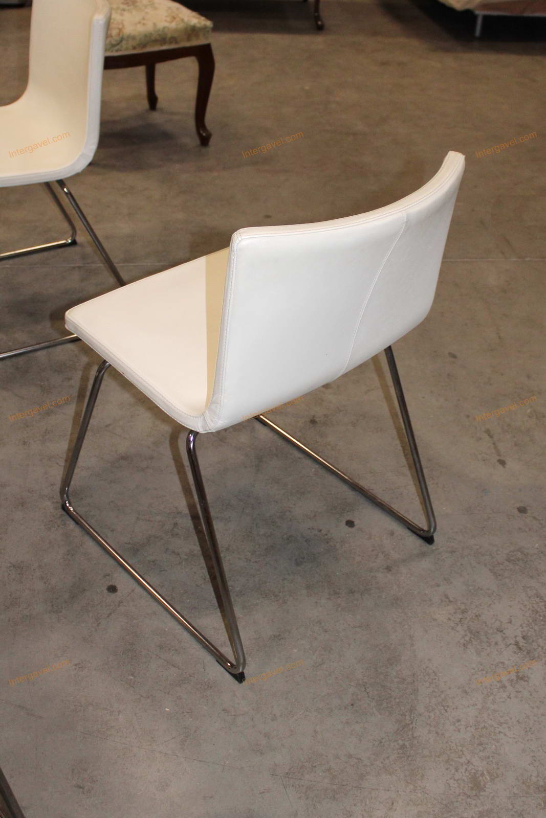 Asztal és székek 9