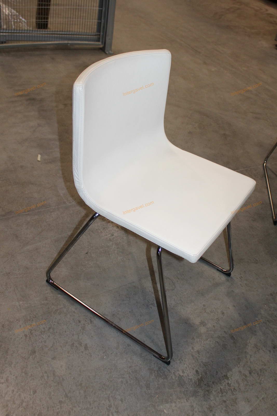 Asztal és székek 12