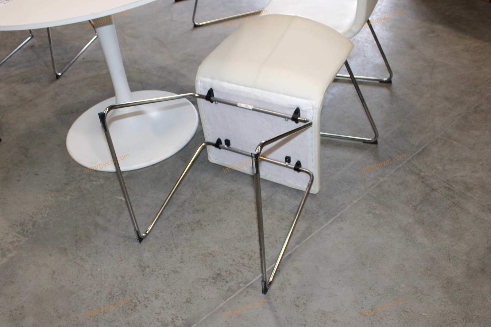 Asztal és székek 14