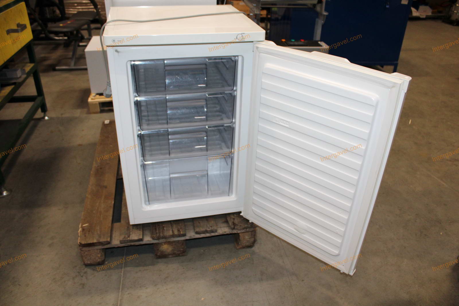 Fagyasztószekrény 3