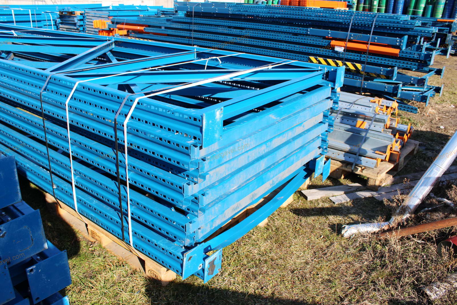 Bontott bejárható állványrendszer elemek 22