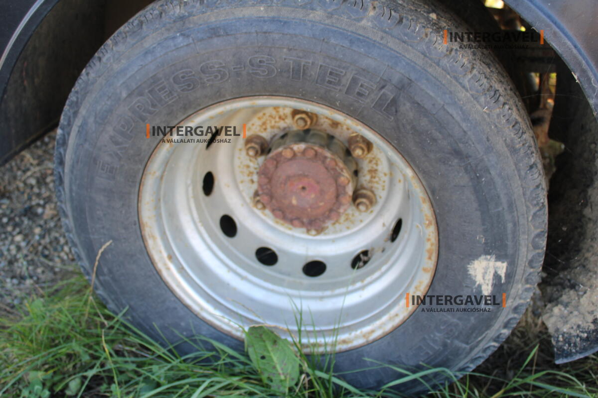 Teherautó - IVECO 12