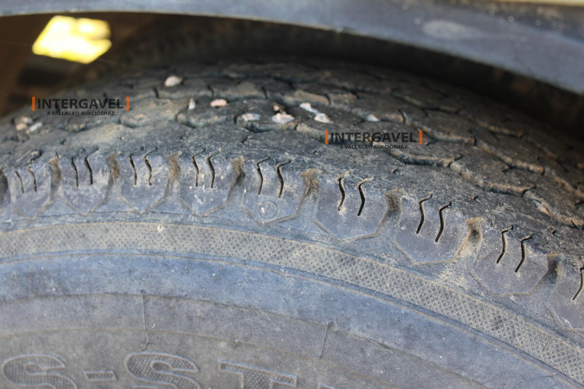 Teherautó - IVECO 13