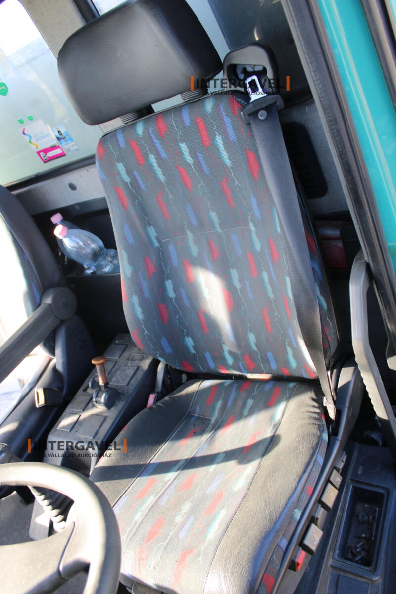 Teherautó - IVECO 30