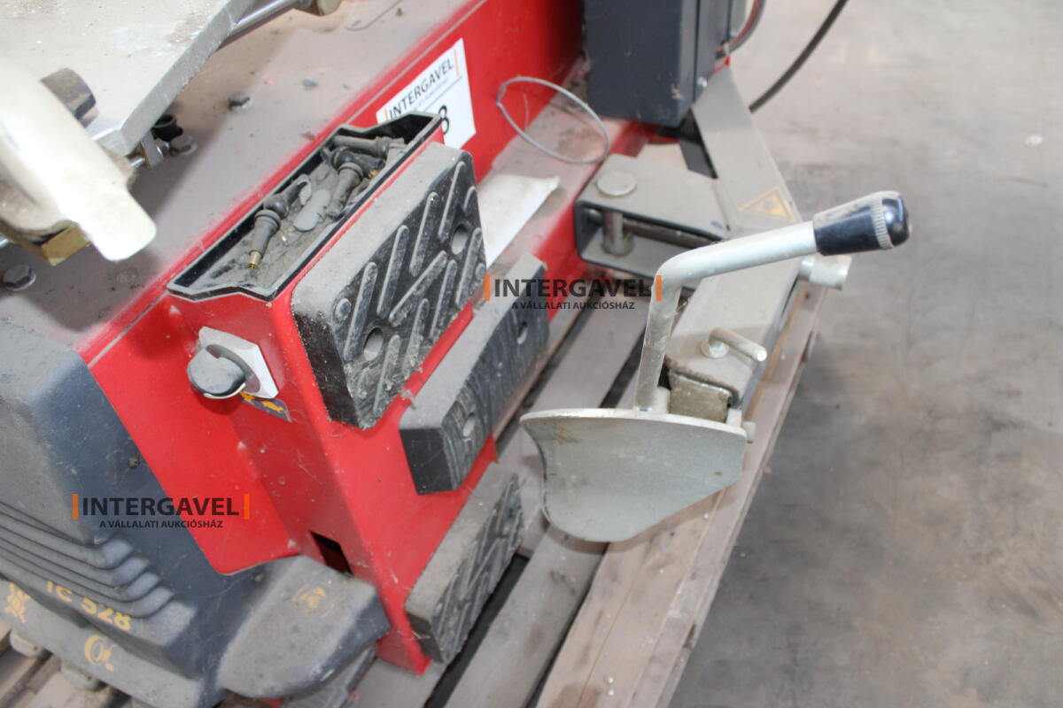 Gumiszerelő állvány 7