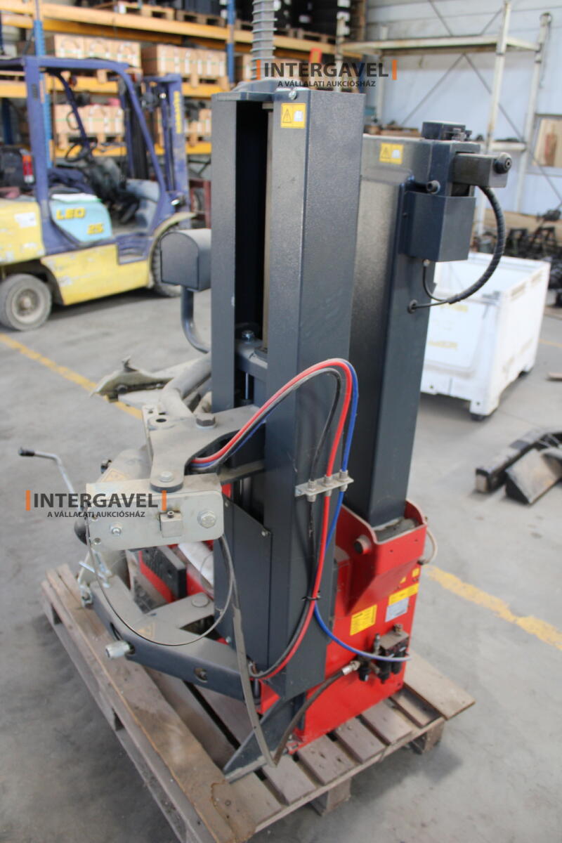 Gumiszerelő állvány 8