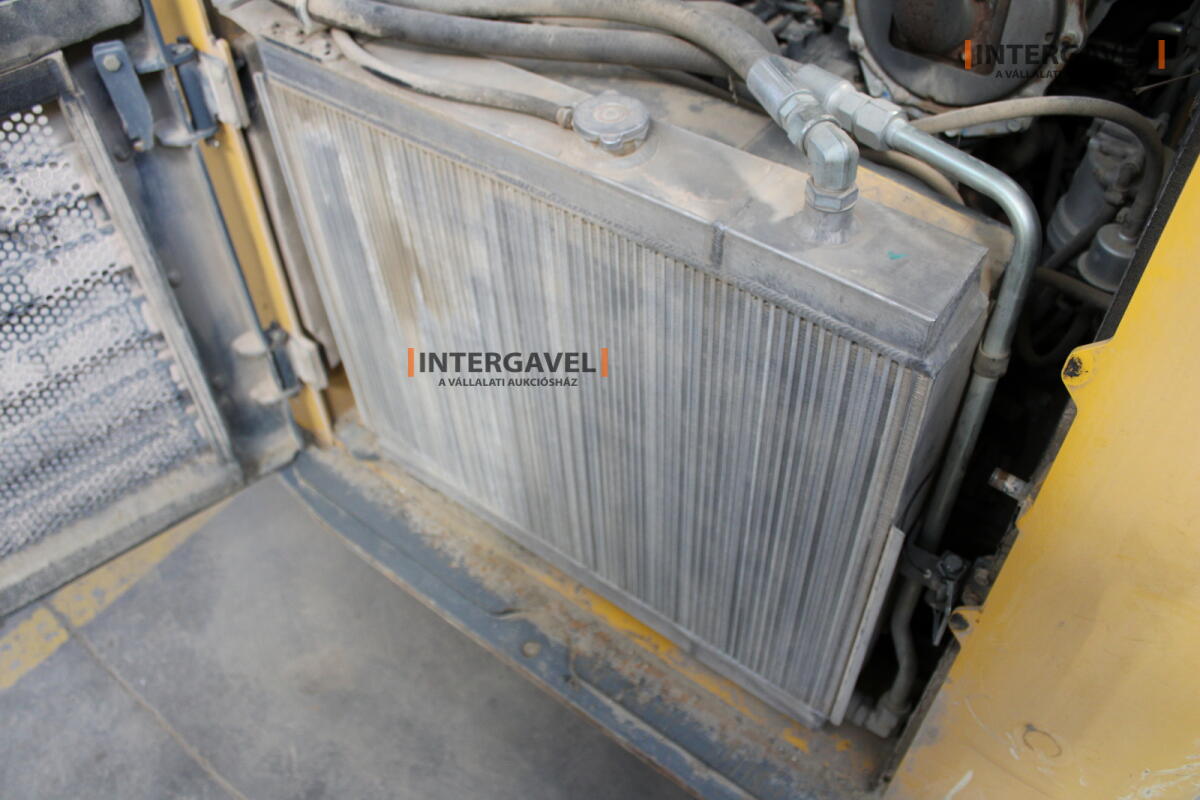 Csúszókormányos - GEHL 19