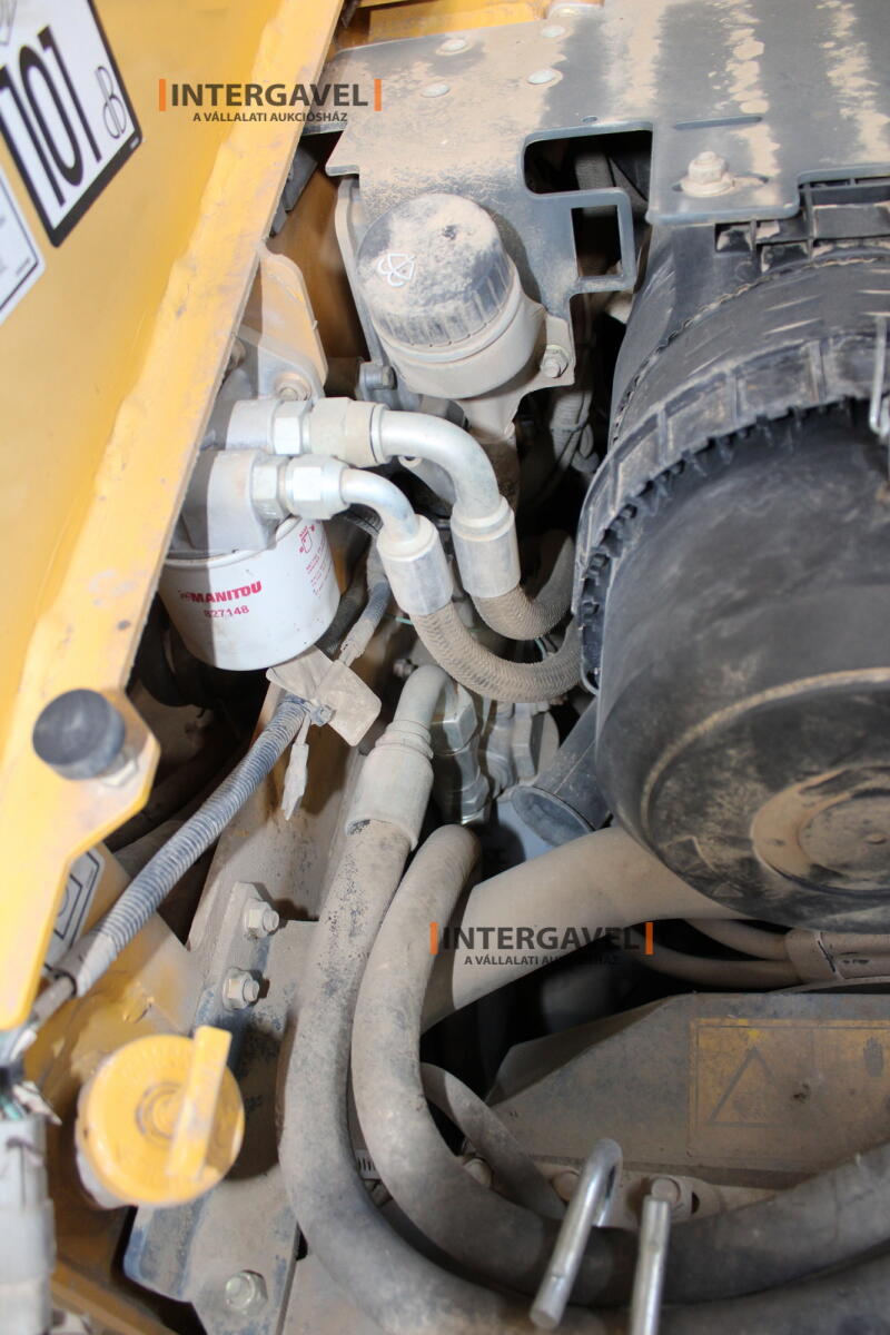 Csúszókormányos - GEHL 20