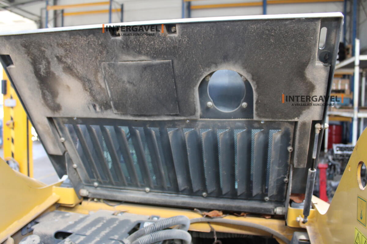 Csúszókormányos - GEHL 22