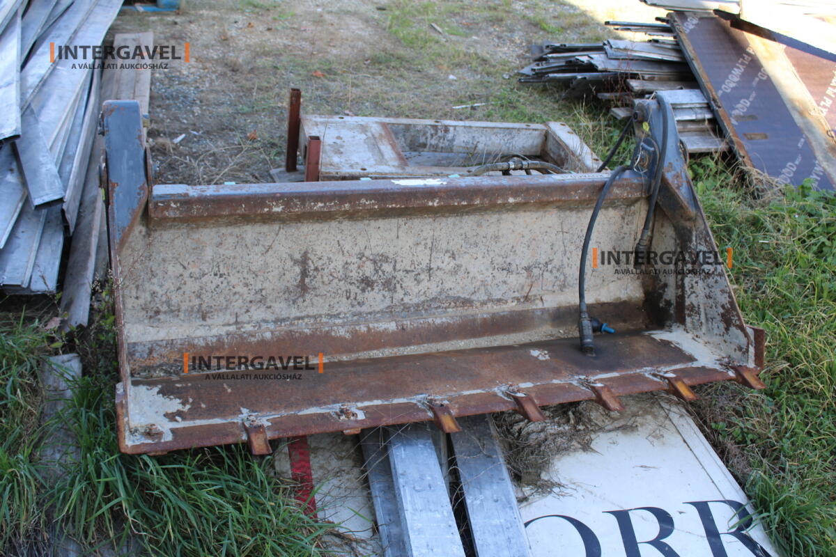 Csúszókormányos - GEHL 36