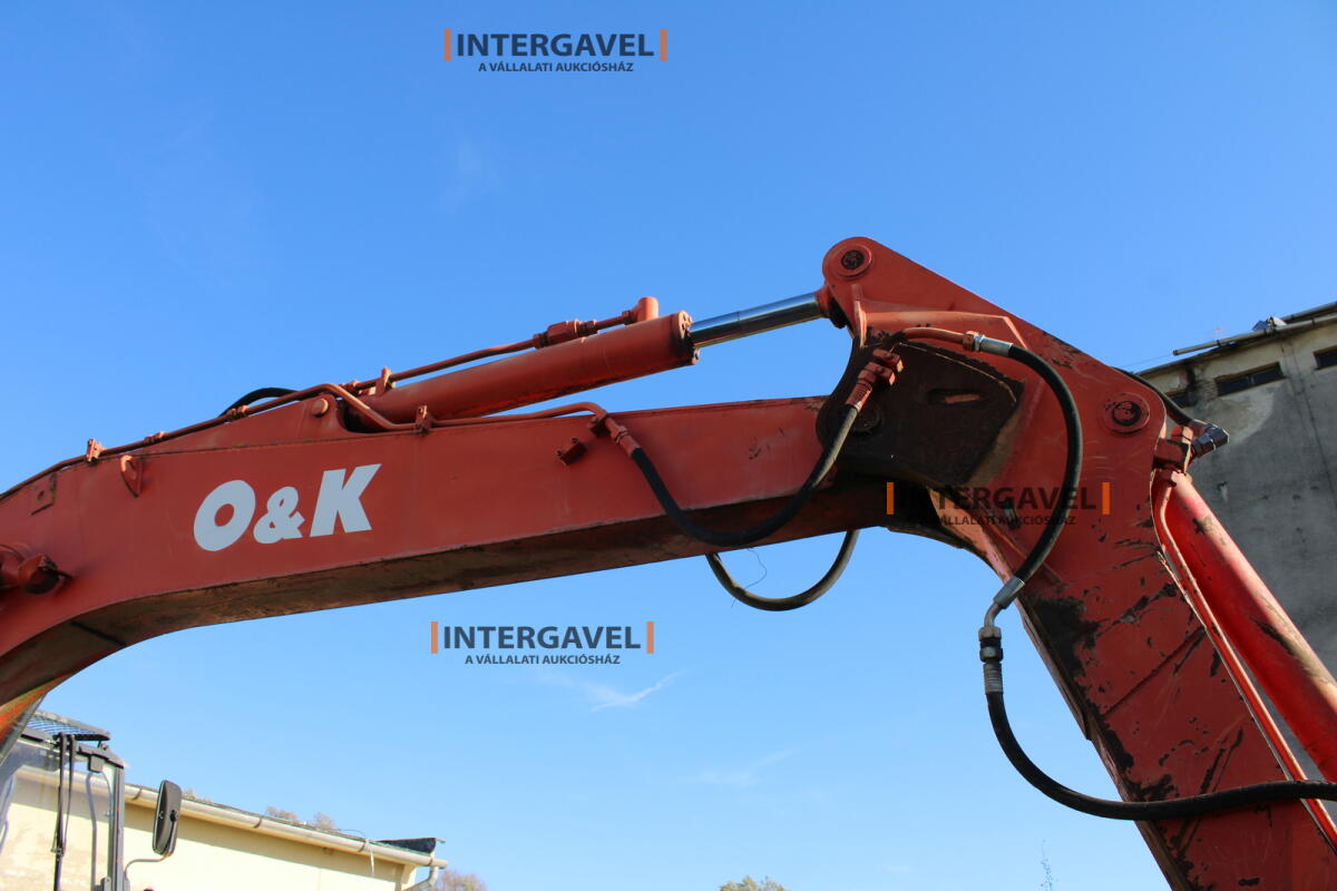 Gumikerekes forgó kotró - O&K 16