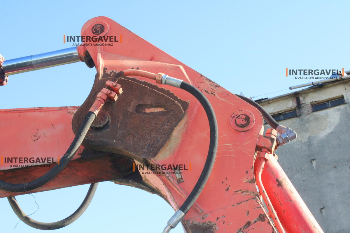 Gumikerekes forgó kotró - O&K 17