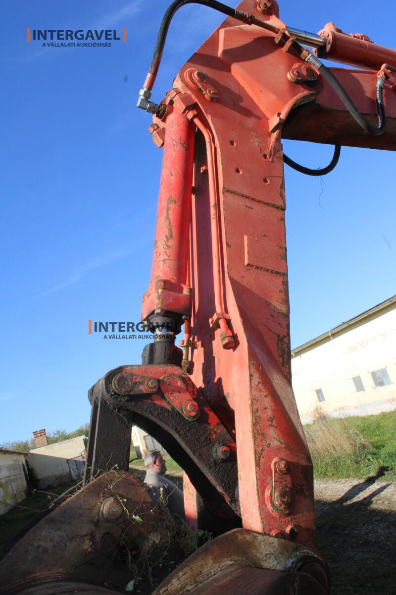 Gumikerekes forgó kotró - O&K 22