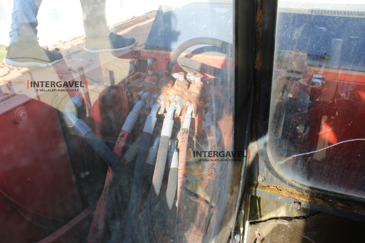 Gumikerekes forgó kotró - O&K 34