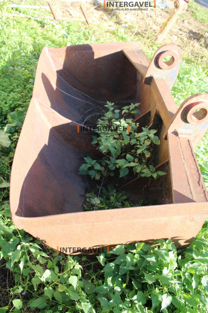 Gumikerekes forgó kotró - O&K 47