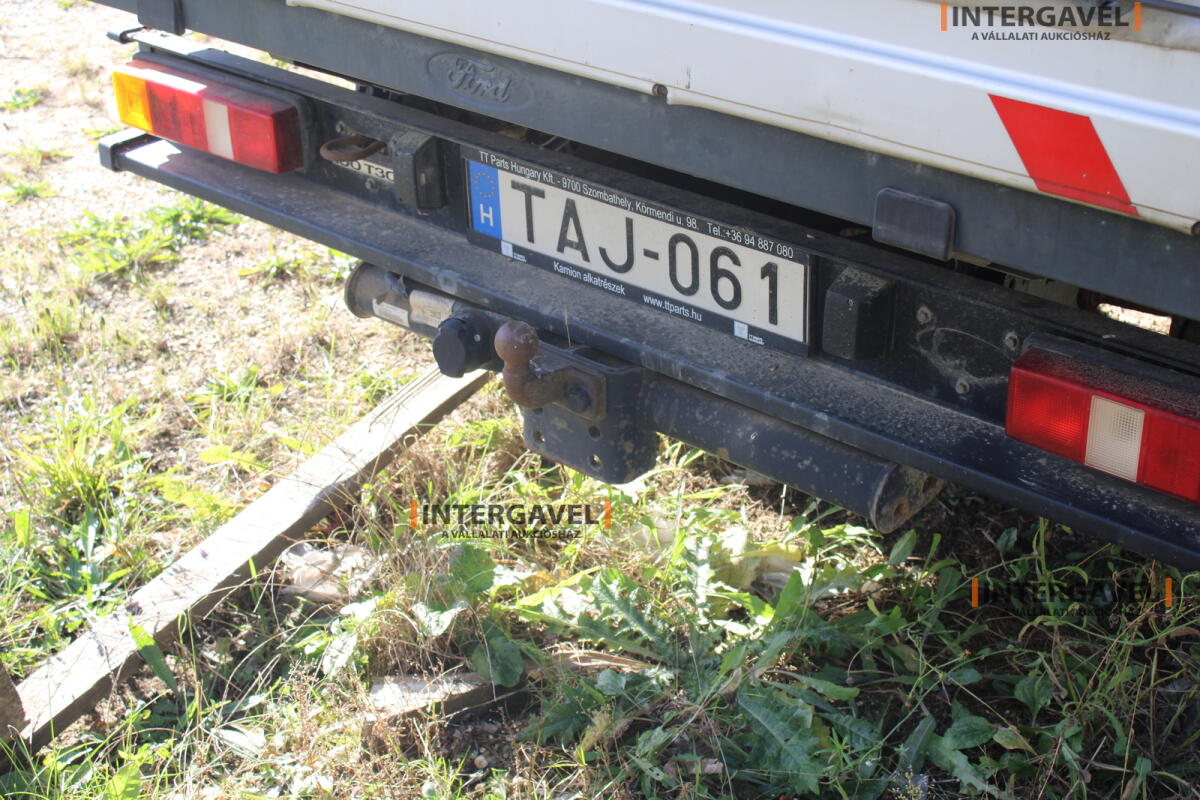 Kisteherautó - Ford 13