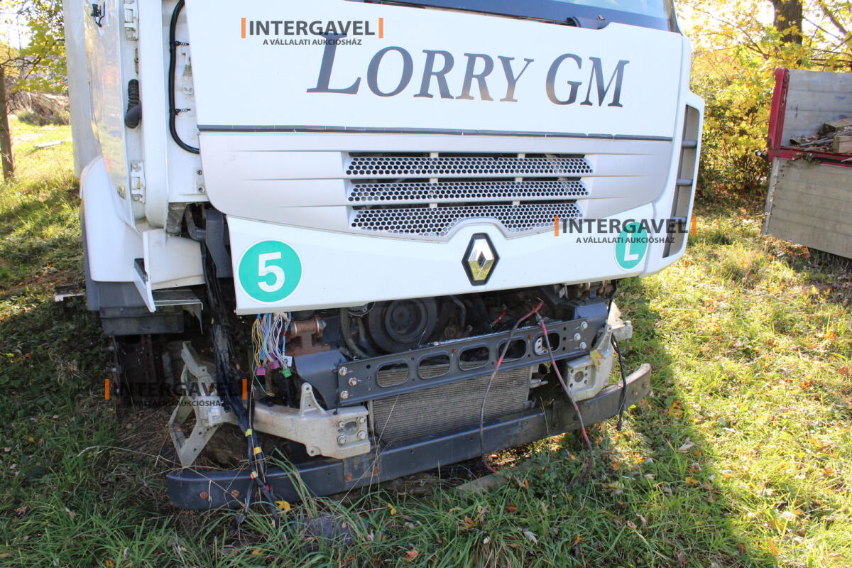 Nyerges vontató - Renault 5