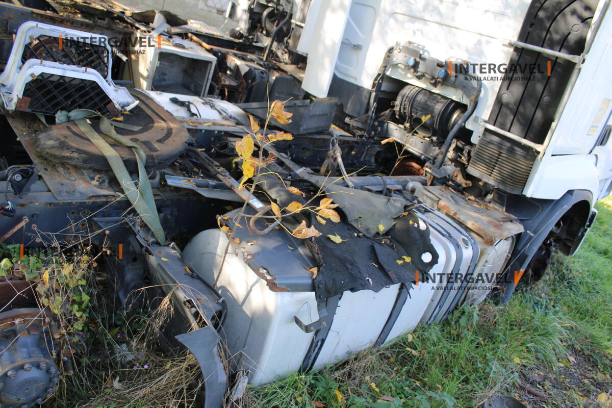 Nyerges vontató - Renault 5