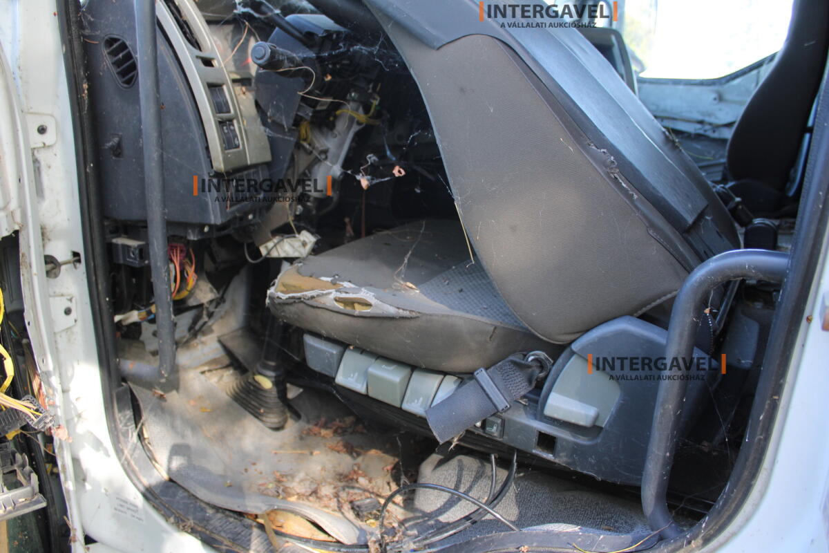 Nyerges vontató - Renault 17