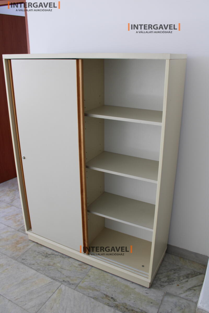 Szekrény 3