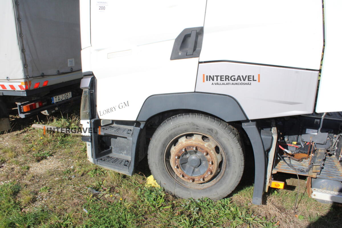 Nyerges vontató - Renault 7