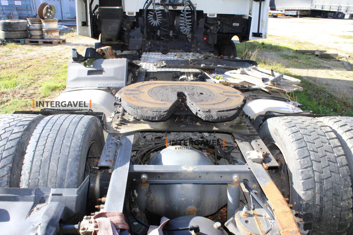 Nyerges vontató - Renault 13