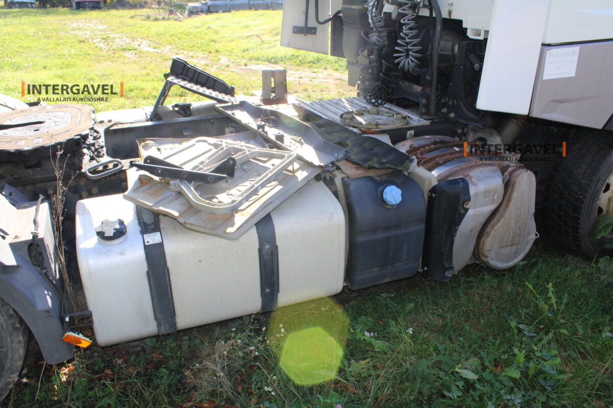 Nyerges vontató - Renault 16