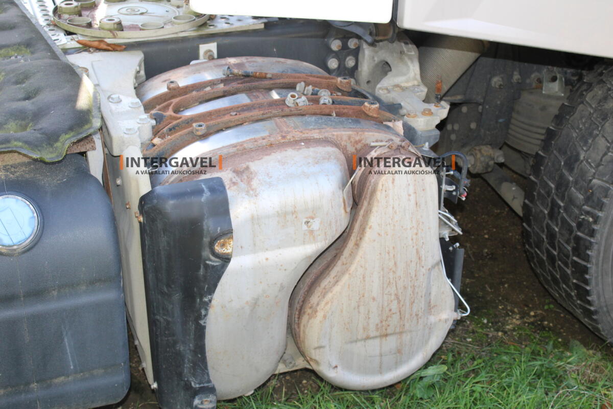 Nyerges vontató - Renault 17