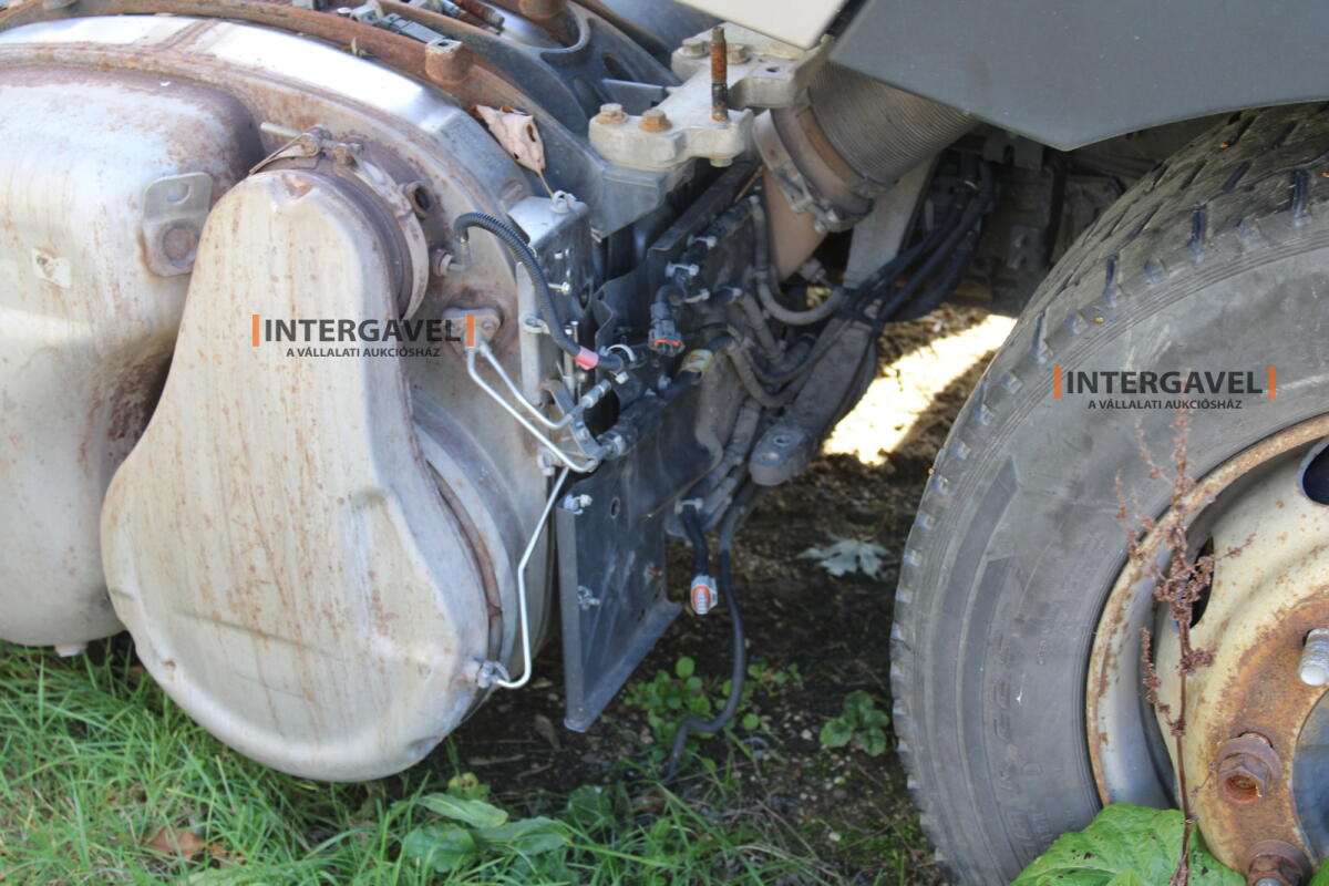 Nyerges vontató - Renault 19