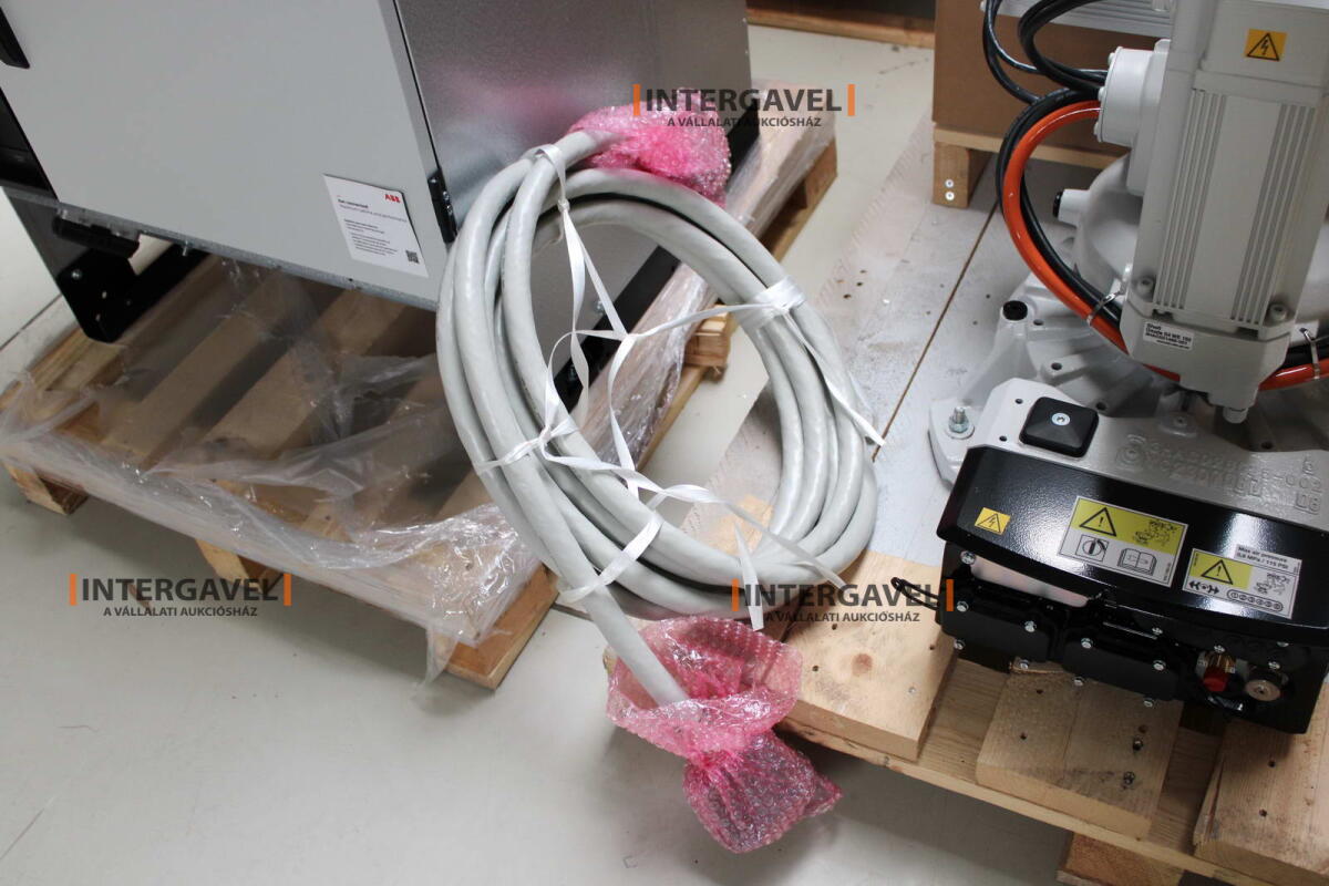 Robot - ABB; IRB 2600 16