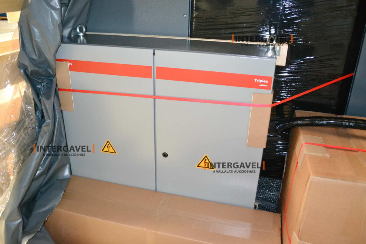 Plasma spraying equipment 26