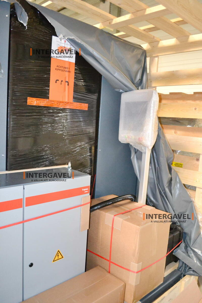 Plasma spraying equipment 27