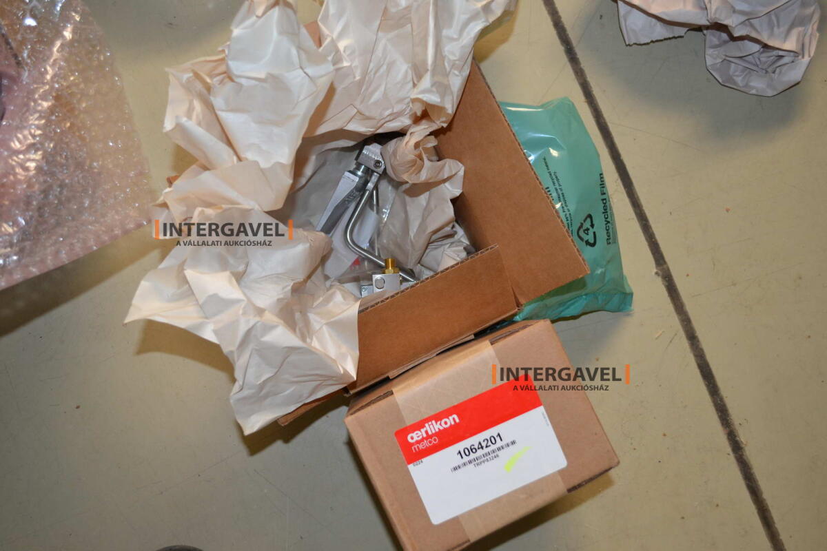 Plasma spraying equipment 30