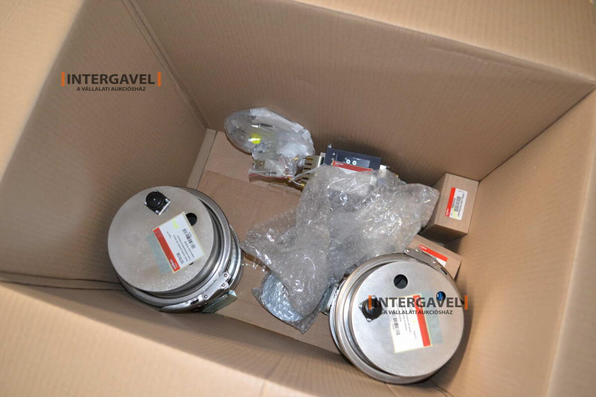 Plasma spraying equipment 31