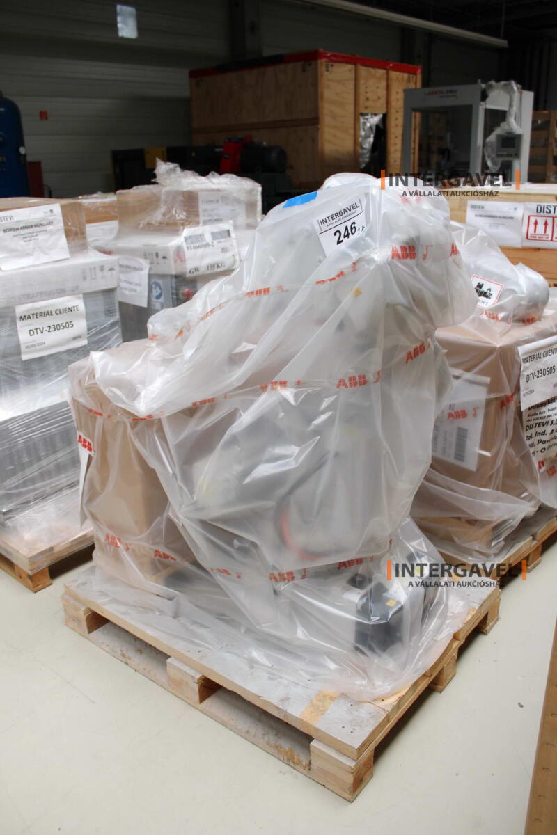 Robot - ABB; IRB 2600 4